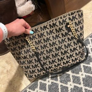 Womens handbags and wallets coach and Michael kors